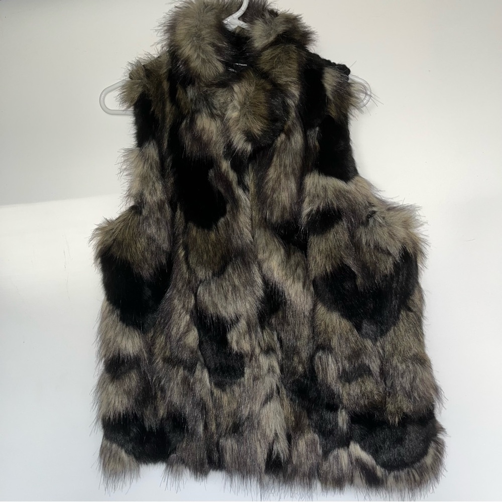 3/$15 Inc Faux Fur Vest